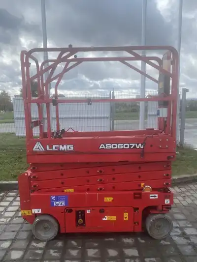 Nůžková plošina LGMG AS0607W