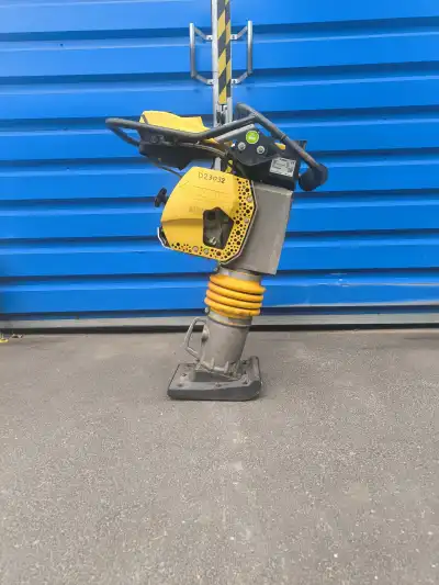 Vibrační pěch Bomag BT 65
