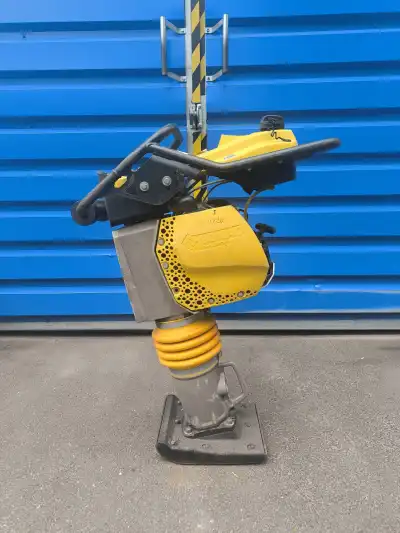 Vibrační pěch Bomag BT 65